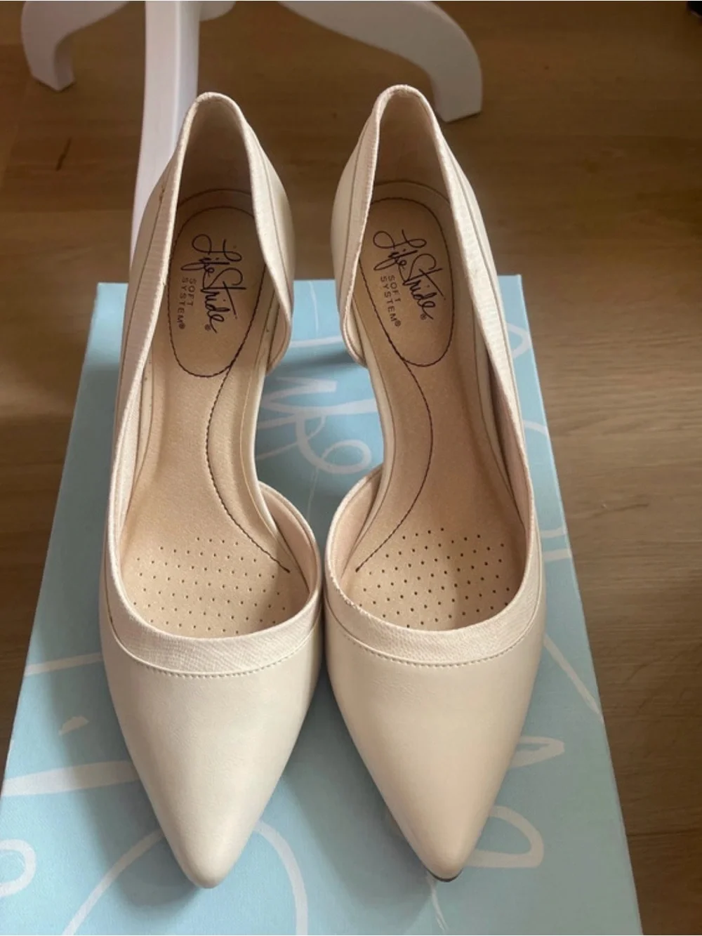 Life Stride Beige Pointed-Toe Pumps
